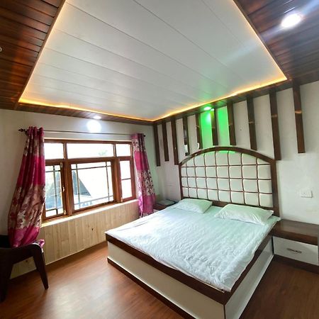 Sheen Homestay กุลมาร์ค ภายนอก รูปภาพ