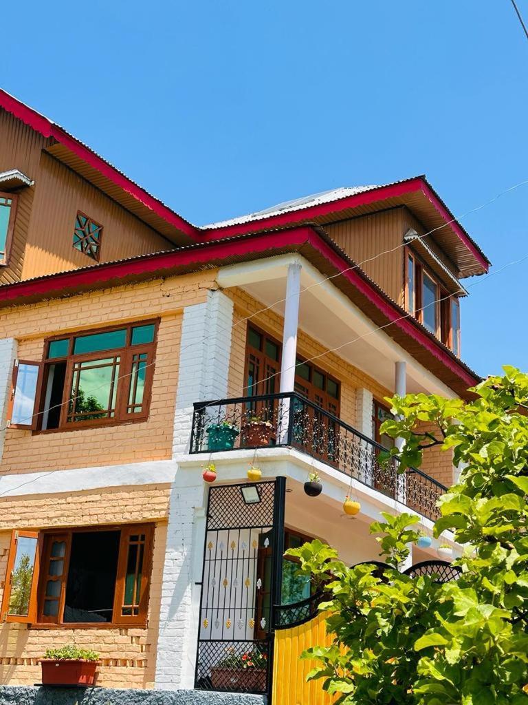 Sheen Homestay กุลมาร์ค ภายนอก รูปภาพ